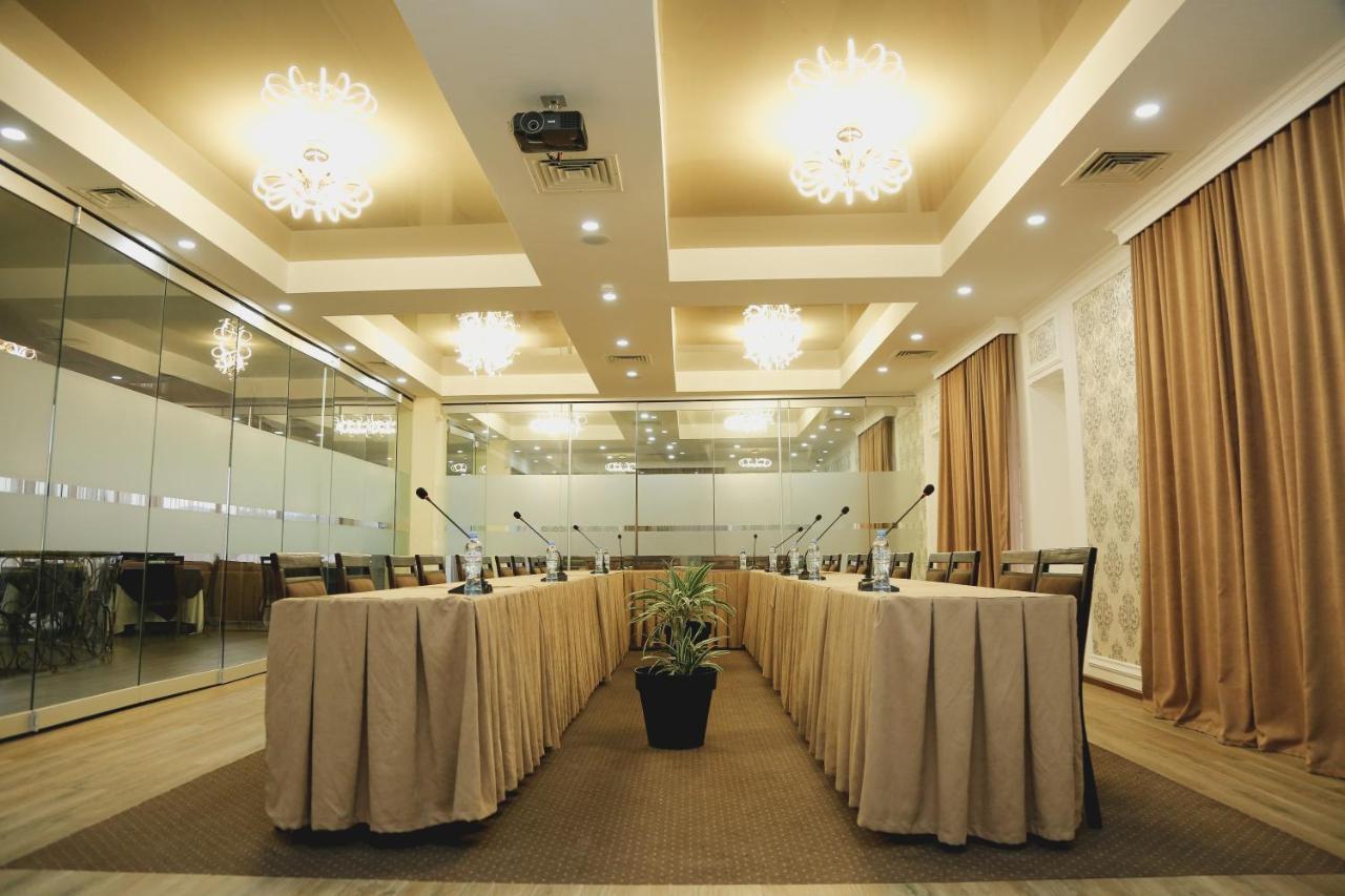 Hotel King David The Builder Koutaïssi Extérieur photo