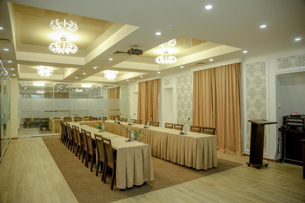 Hotel King David The Builder Koutaïssi Extérieur photo