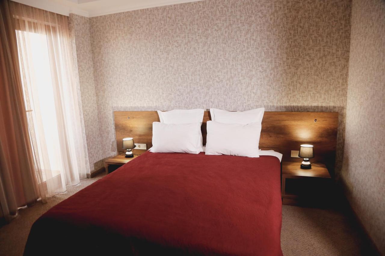 Hotel King David The Builder Koutaïssi Extérieur photo
