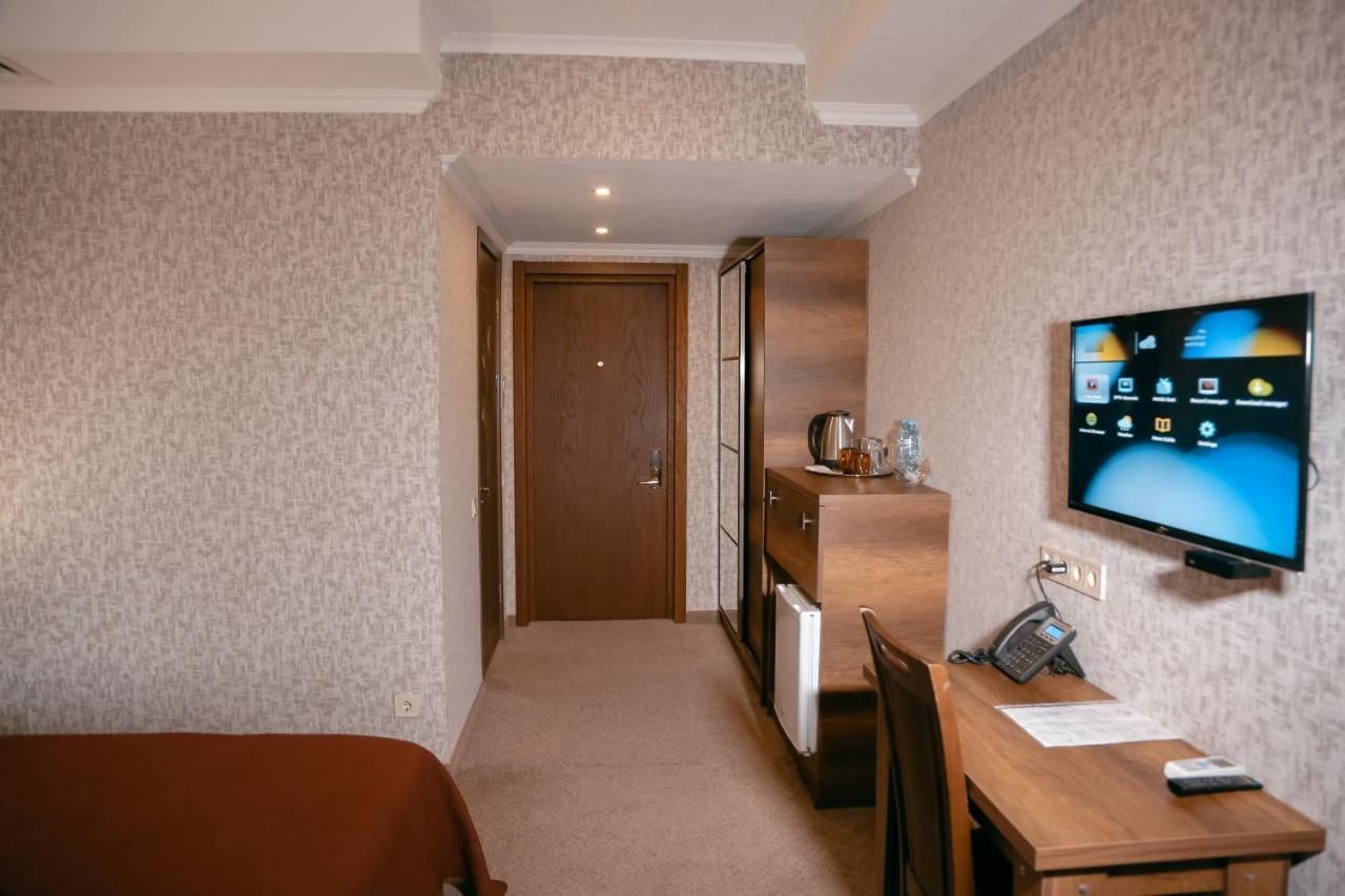 Hotel King David The Builder Koutaïssi Extérieur photo