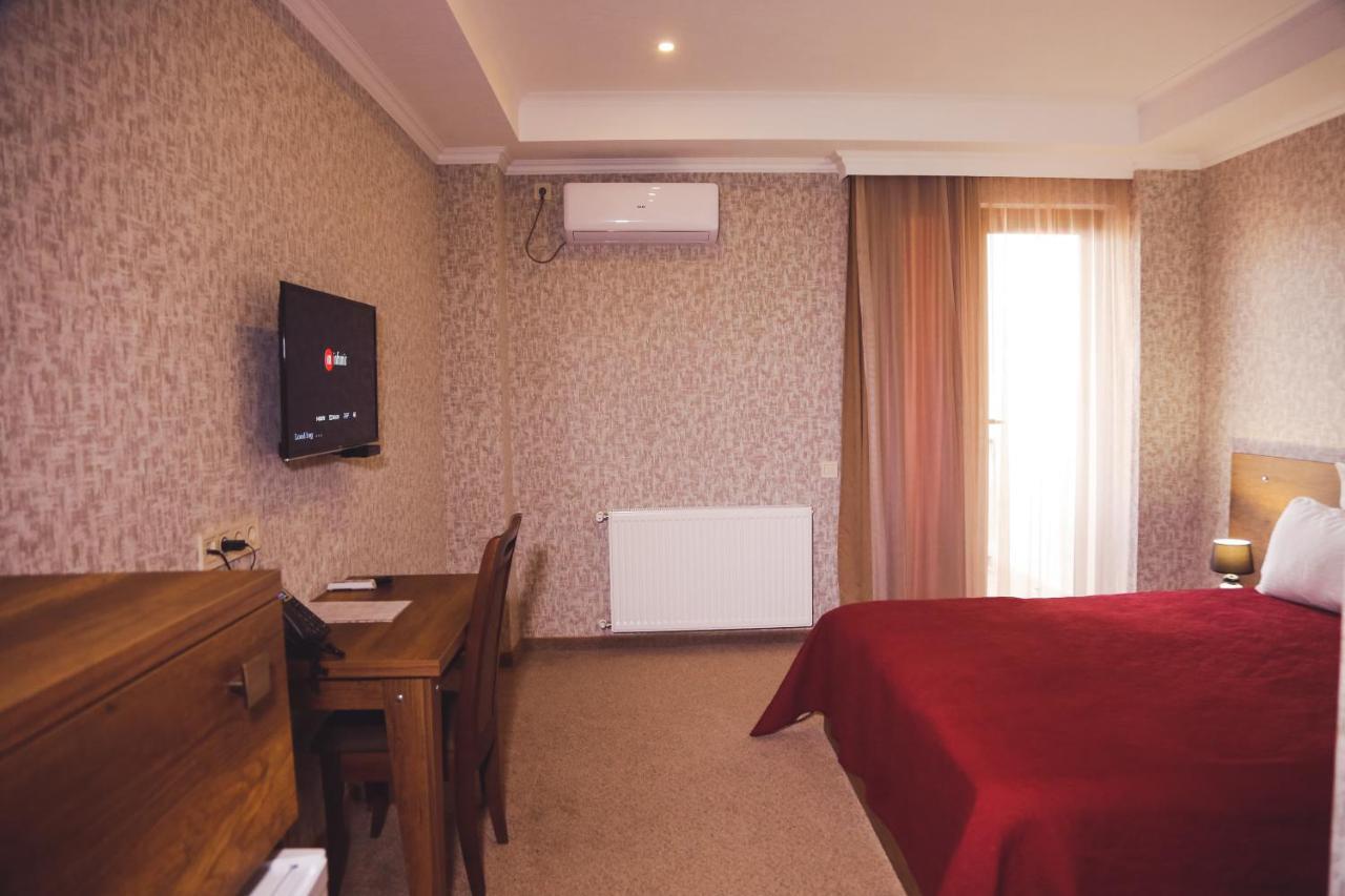 Hotel King David The Builder Koutaïssi Extérieur photo