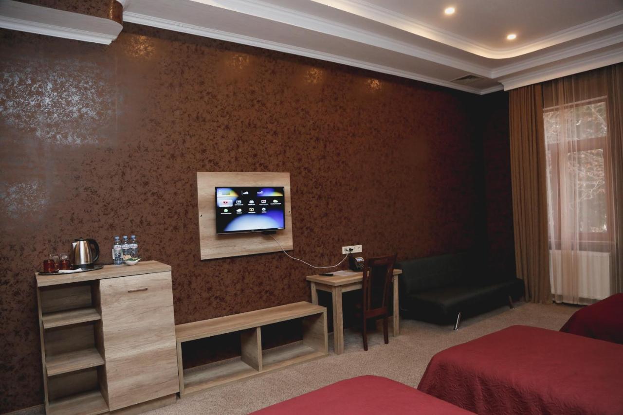Hotel King David The Builder Koutaïssi Extérieur photo