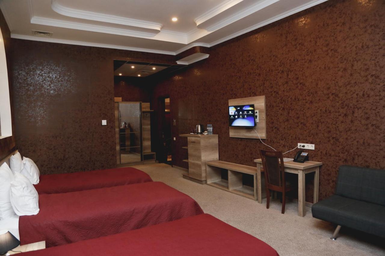 Hotel King David The Builder Koutaïssi Extérieur photo