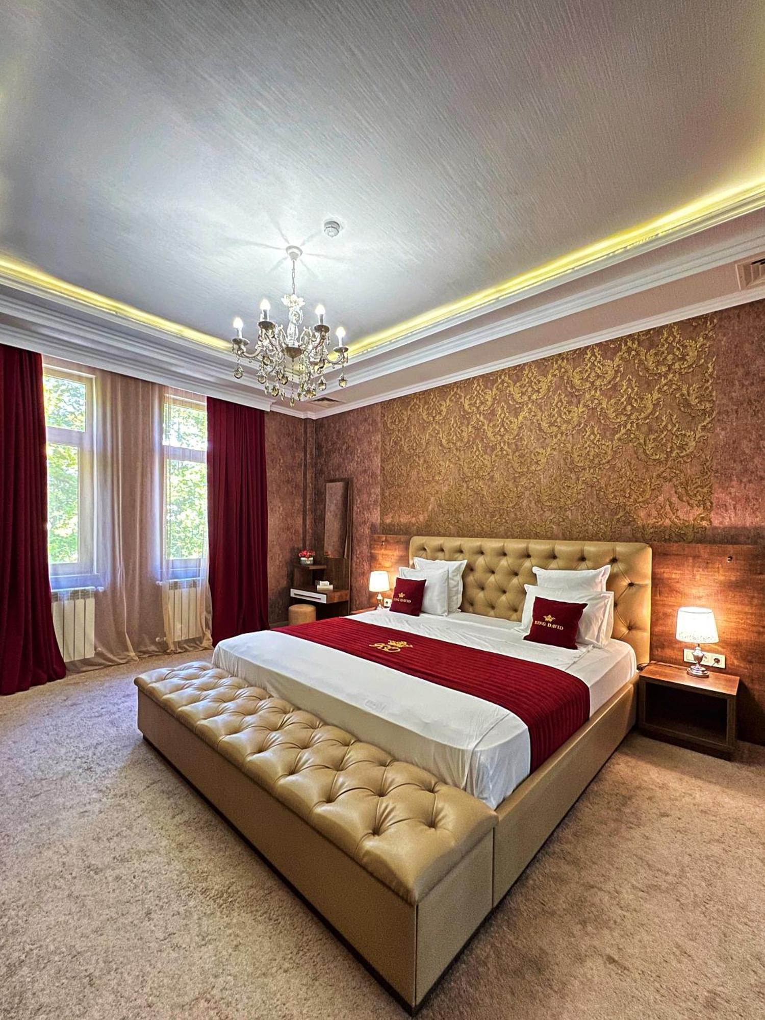 Hotel King David The Builder Koutaïssi Extérieur photo