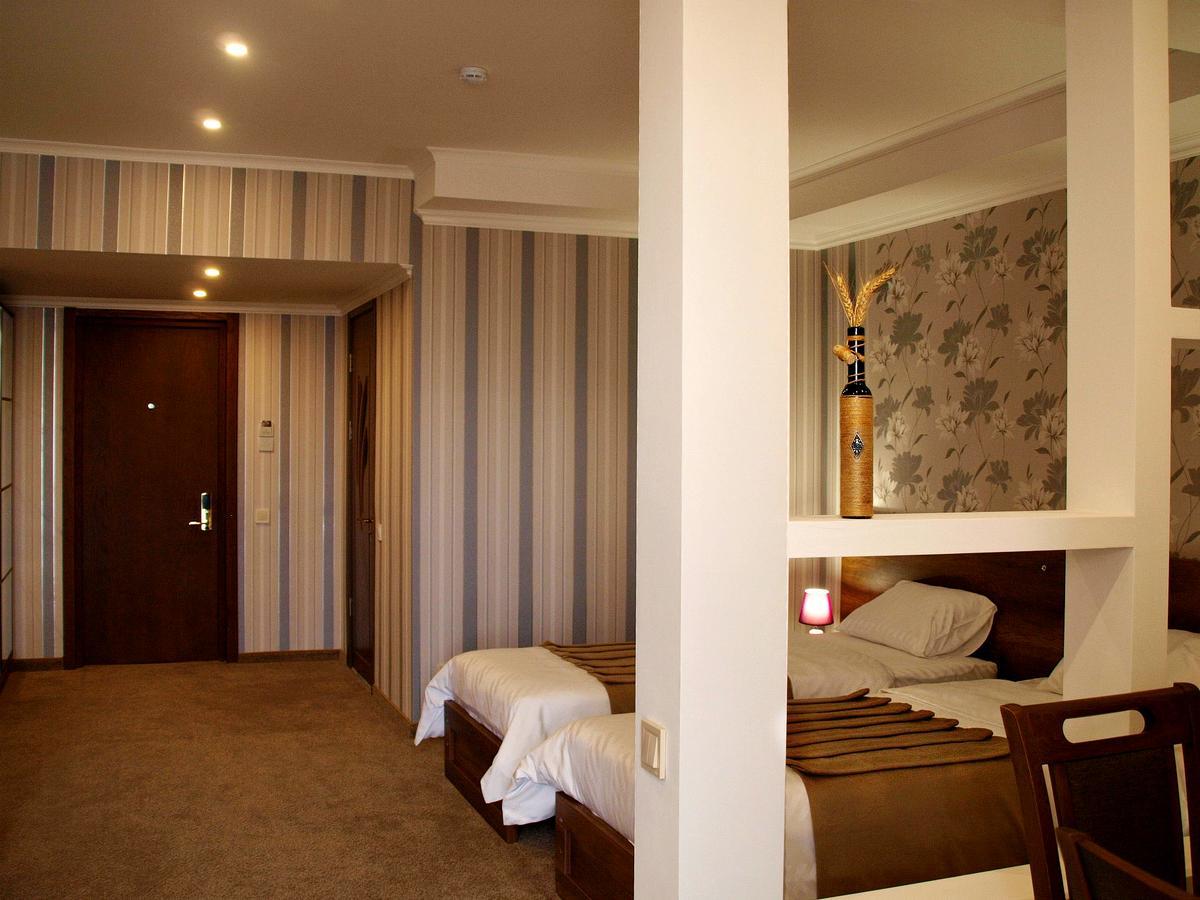 Hotel King David The Builder Koutaïssi Extérieur photo