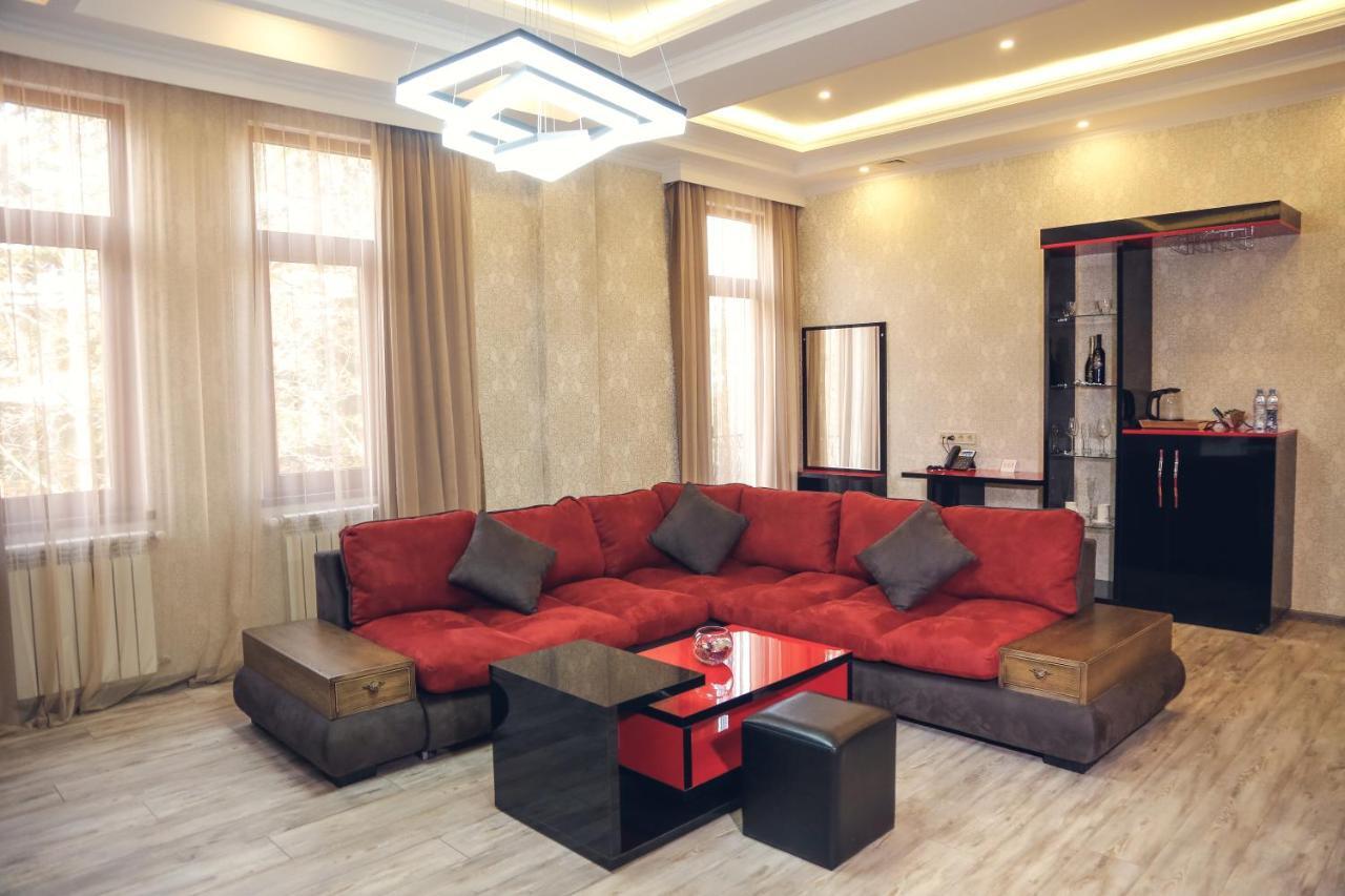 Hotel King David The Builder Koutaïssi Extérieur photo
