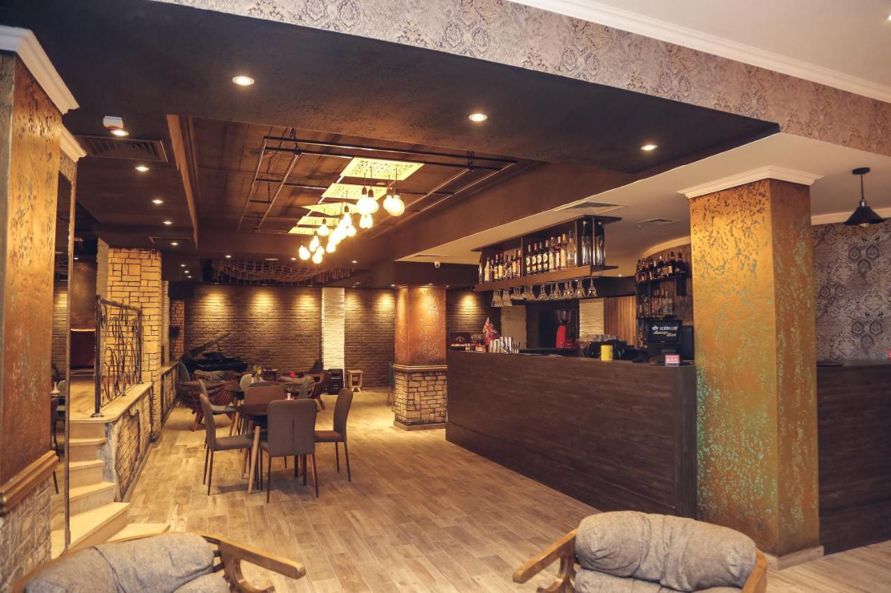 Hotel King David The Builder Koutaïssi Extérieur photo